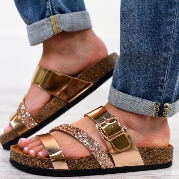 ❤️❤️HOST PICK❤️❤️Ladies Street Livin' Rose Gold strappy Sandals - Picture 2 of 3